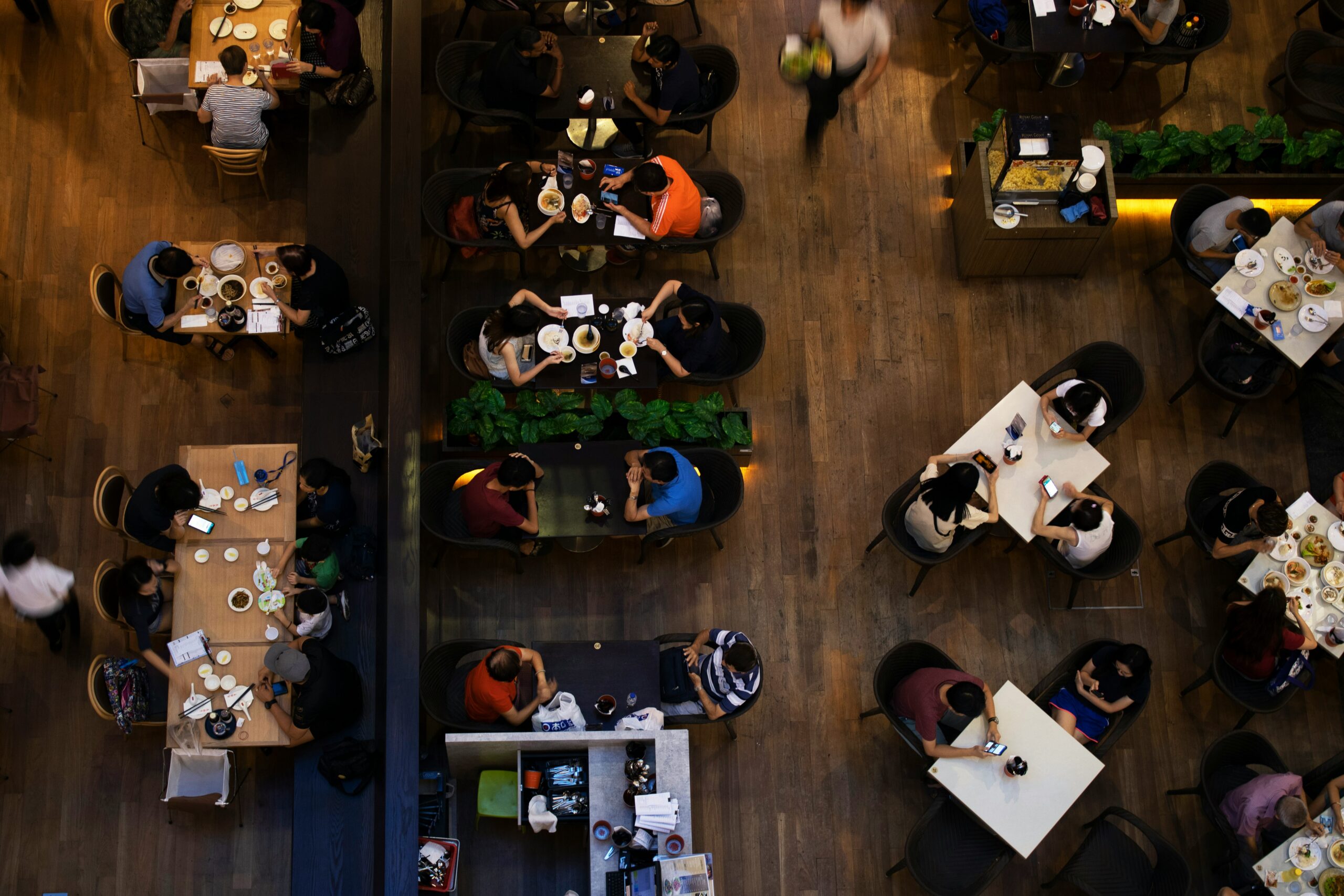 deepika-murugesan-SDesNGbwjXg-unsplash bird's eye view of a restaurant